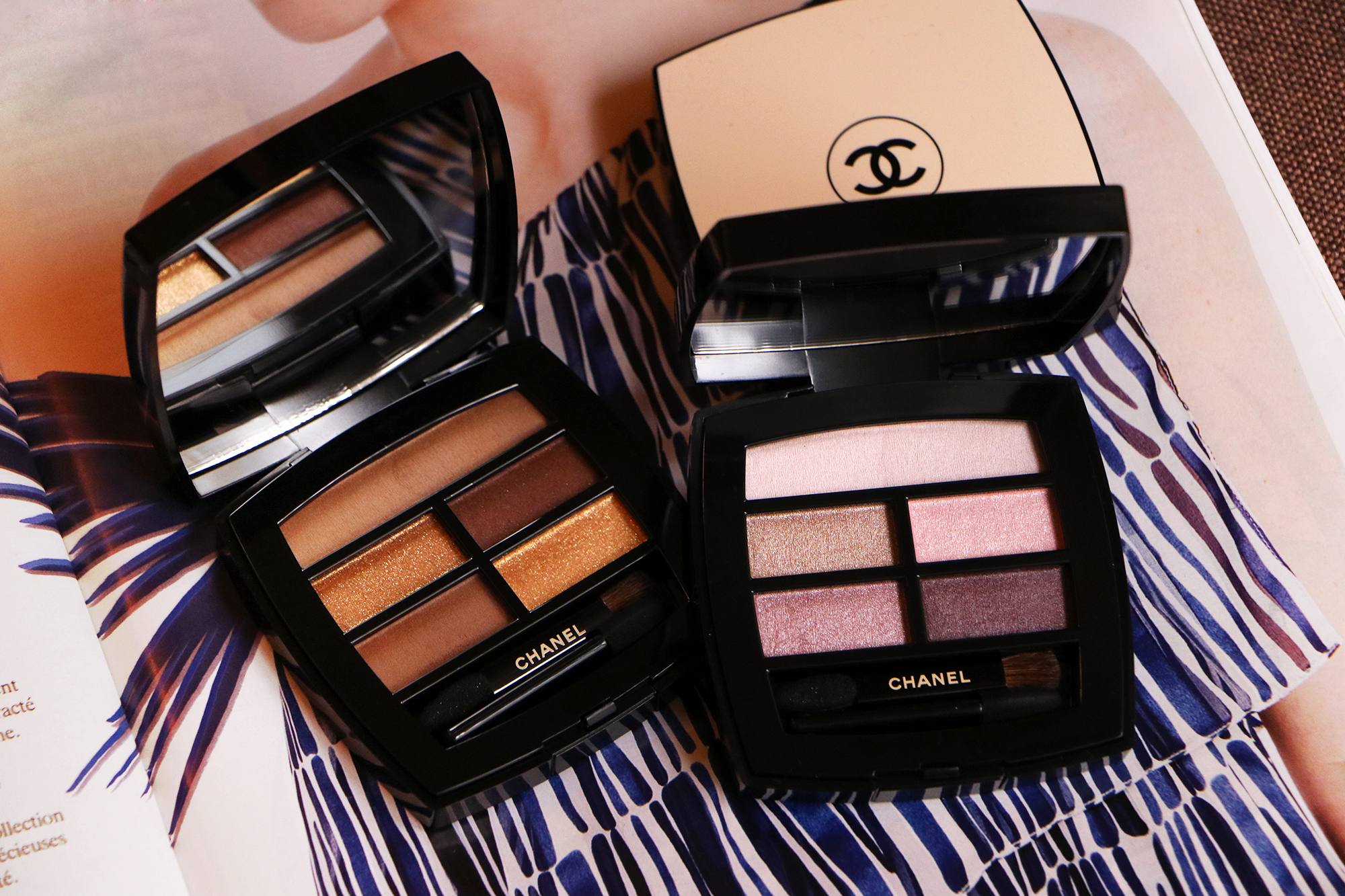 Chanel les. Chanel les Beiges Light тени. Chanel les Beiges палитра теней. Chanel les Beiges Medium тени. Chanel les Beiges Palette Regard Medium свотчи.